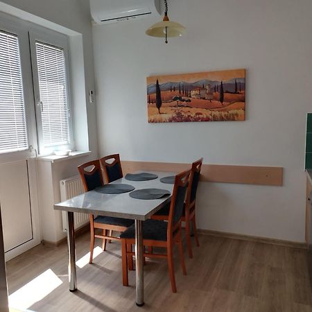 Apartment Stella 돌레니스케토플리체 외부 사진