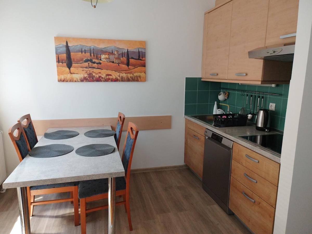 Apartment Stella 돌레니스케토플리체 외부 사진