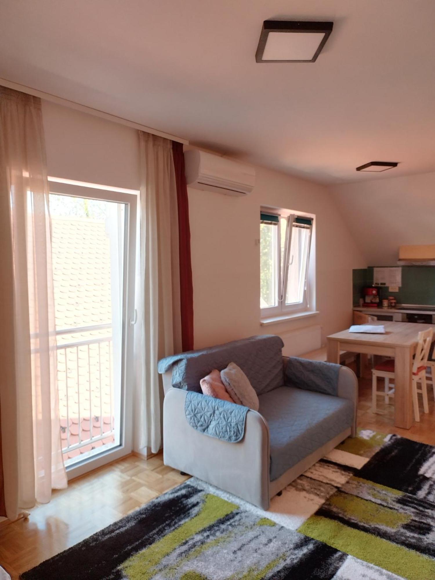 Apartment Stella 돌레니스케토플리체 외부 사진